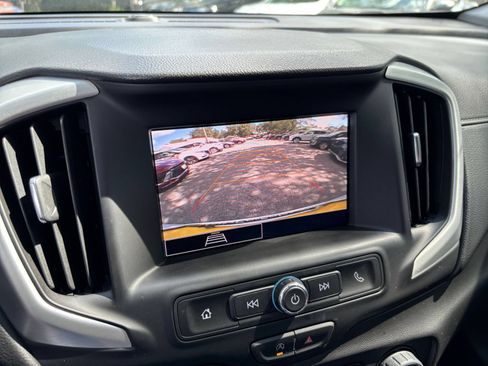 Used 2024 GMC Terrain SLE FWD image 34