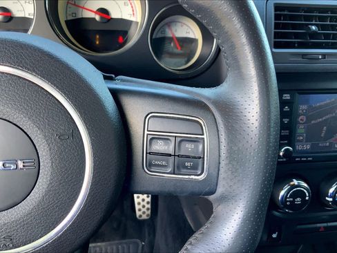 Used 2014 Dodge Challenger R/T image 19