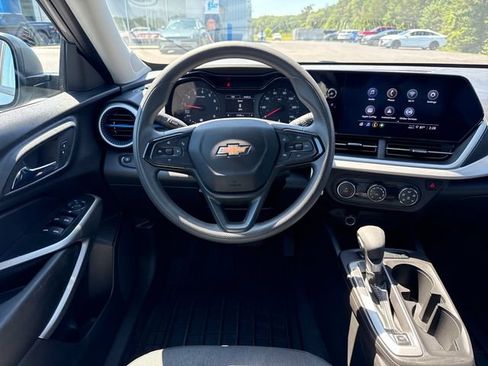 Used 2024 Chevrolet Trax LS FWD image 14