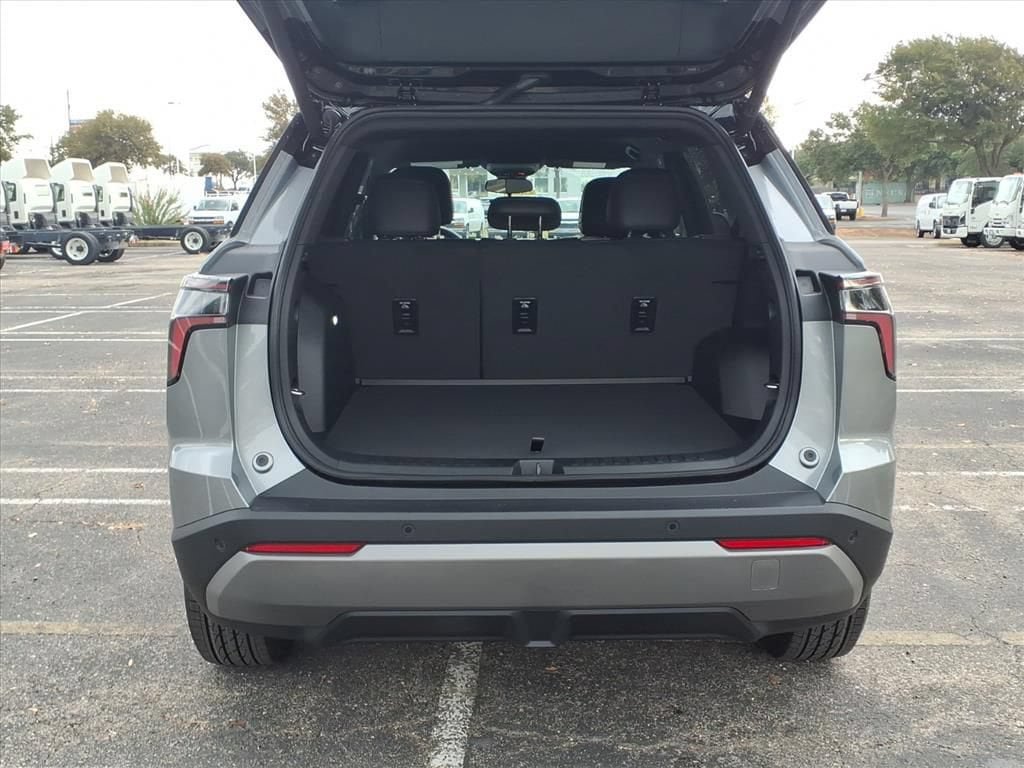 New 2027 Chevrolet Equinox LT w/ Convenience Package II FWD image 12