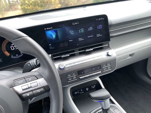 Used 2025 Hyundai Kona SEL image 14