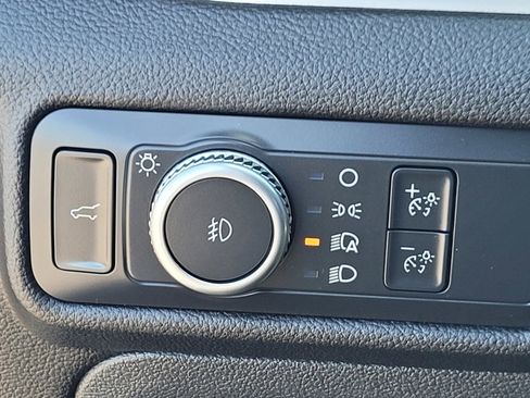 Used 2022 Ford Explorer XLT w/ Equipment Group 202A image 30