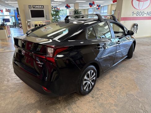 Used 2022 Toyota Prius XLE w/ Advanced Technology Package image 12