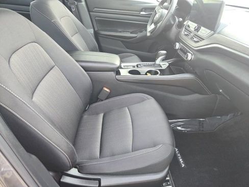 Used 2024 Nissan Altima 2.5 SV w/ SV Premium Package image 12