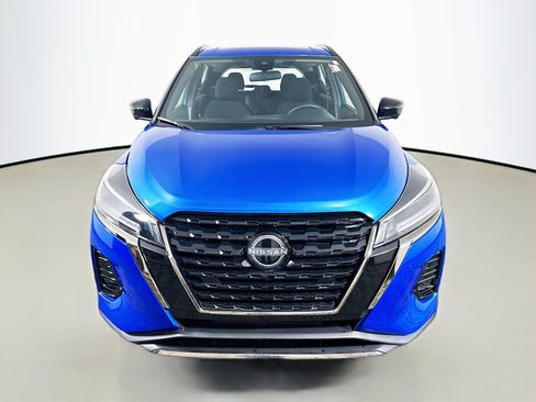 Used 2024 Nissan Kicks SR FWD image 2