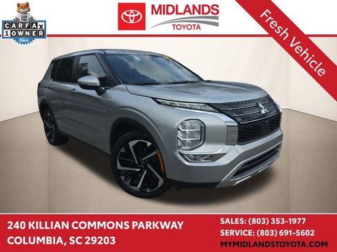 Used 2024 Mitsubishi Outlander SE image 1