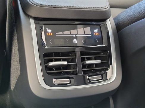 Certified 2025 Volvo XC90 B6 Ultra image 16