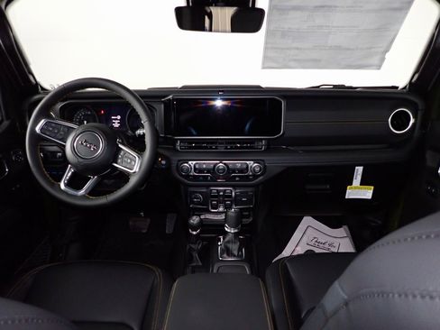 New 2024 Jeep Wrangler Unlimited Sahara w/ Technology Group image 17