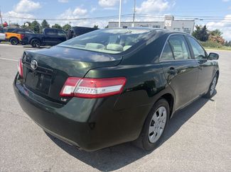 Used 2011 Toyota Camry LE FWD video 3