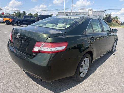 Used 2011 Toyota Camry LE FWD image 3