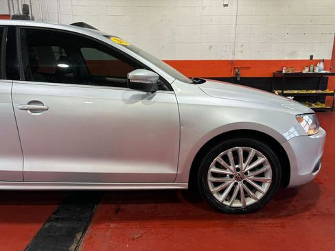 Used 2012 Volkswagen Jetta SEL image 5