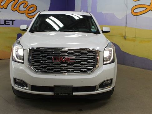 Used 2018 GMC Yukon Denali w/ Denali Ultimate Package AWD/4WD image 3