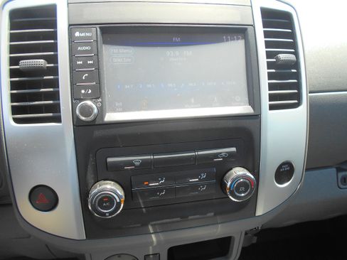 Used 2019 Nissan Frontier S RWD image 3