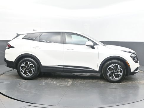 Used 2023 Kia Sportage LX image 10