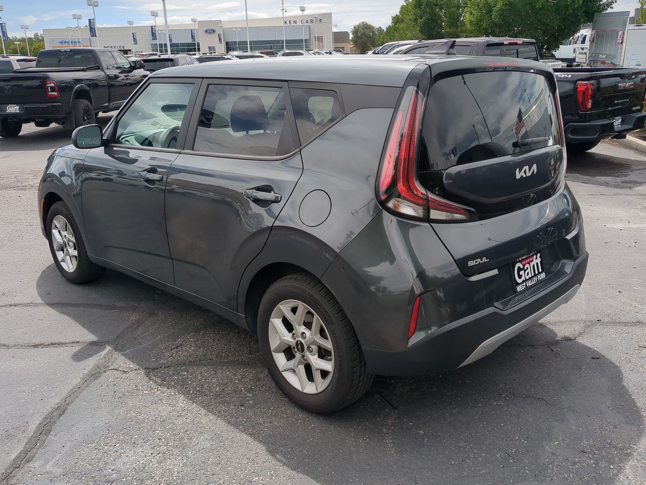 Used 2023 Kia Soul LX w/ Option Group 015 FWD image 8