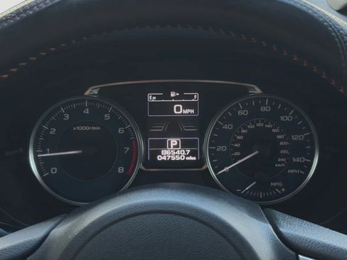 Used 2017 Subaru Crosstrek 2.0i Premium AWD/4WD image 32