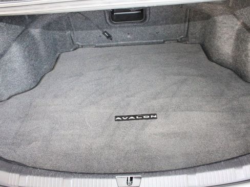 Used 2017 Toyota Avalon XLE image 55