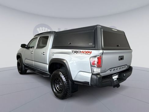 Used 2022 Toyota Tacoma TRD Off-Road AWD/4WD image 4