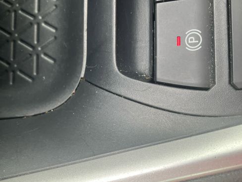 Used 2022 Toyota RAV4 LE AWD/4WD image 26