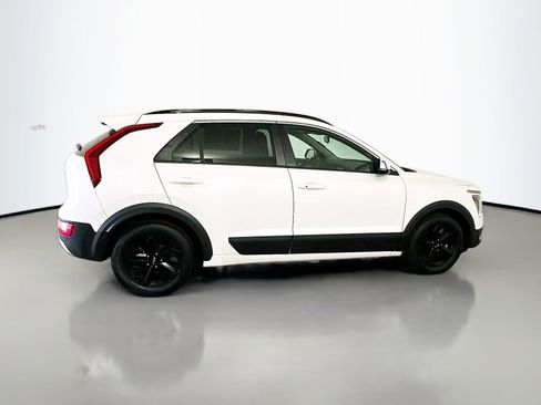 Used 2023 Kia Niro EX FWD image 8