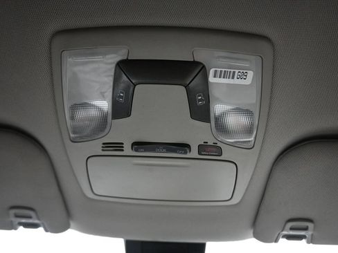 Used 2018 Toyota Sienna LE w/ Carpet Mat Package FWD image 24