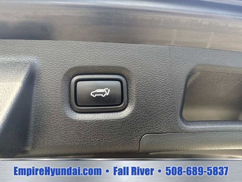 Used 2023 Hyundai Santa Fe SEL FWD image 7
