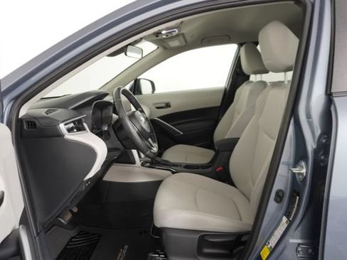 Used 2023 Toyota Corolla Cross LE FWD image 19