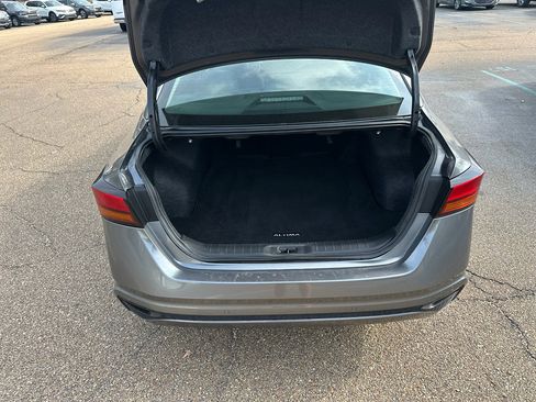 Used 2024 Nissan Altima 2.5 SV image 23