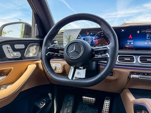 New 2026 Mercedes-Benz GLS 580 4MATIC image 15