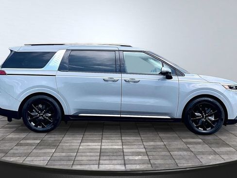 Used 2022 Kia Carnival SX Prestige FWD image 8