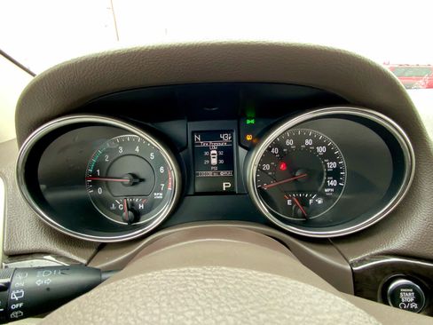 Used 2012 Jeep Grand Cherokee Laredo image 38