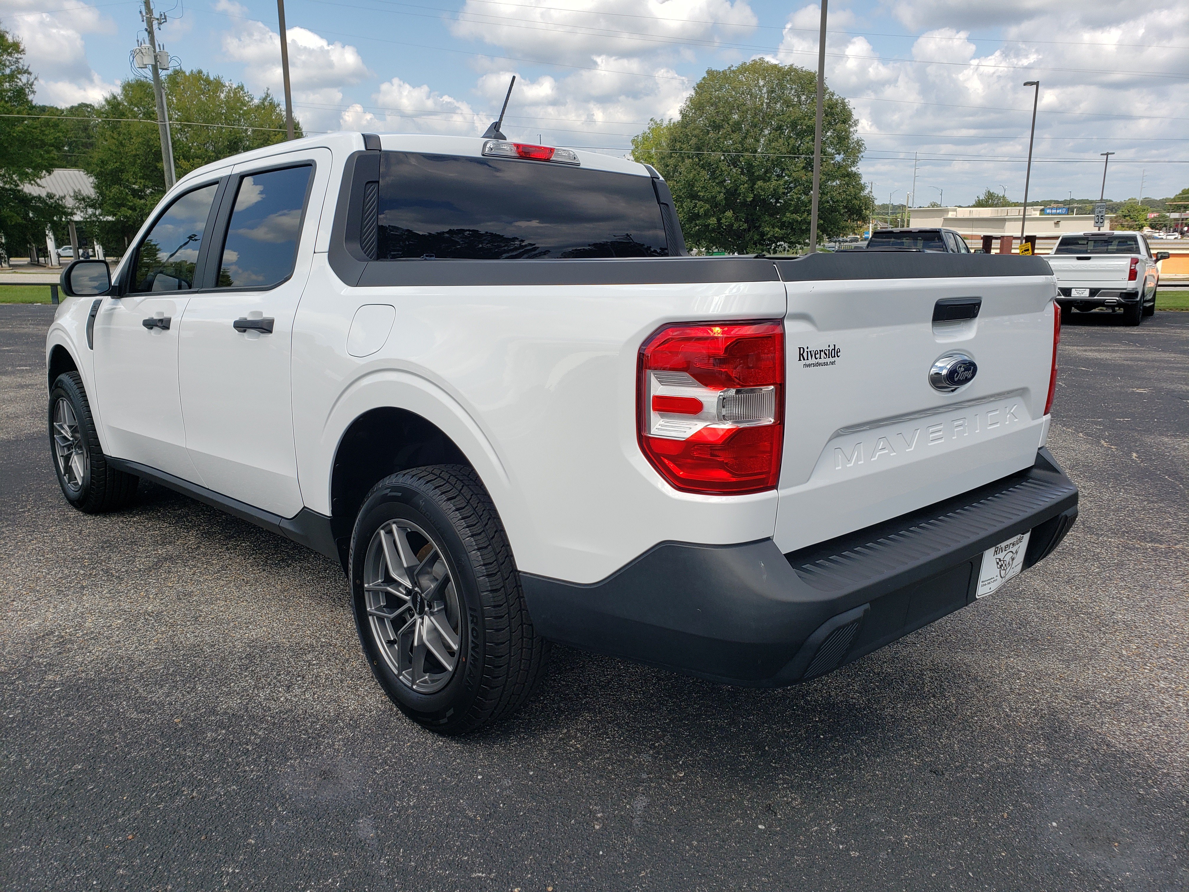 Used 2024 Ford Maverick XL FWD image 4
