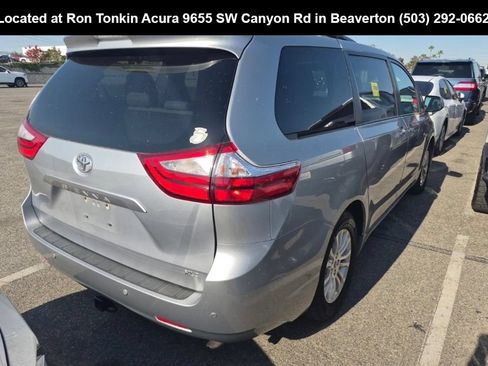 Used 2015 Toyota Sienna XLE w/ XLE Navigation Package FWD image 6