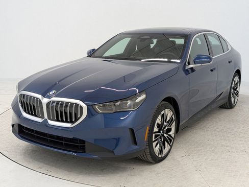 New 2025 BMW 530i w/ Premium Package image 4