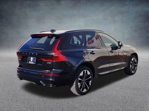 New 2026 Volvo XC60 B5 Plus w/ Climate Package PRO image 7