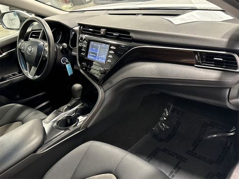 Used 2020 Toyota Camry LE image 15