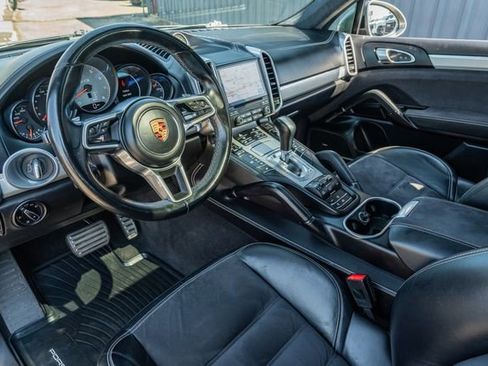 Used 2018 Porsche Cayenne GTS image 23