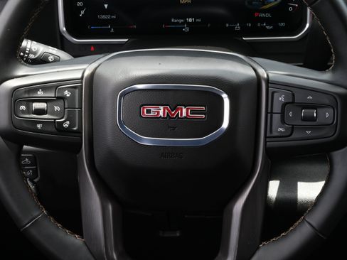 Used 2026 GMC Sierra 2500 AT4 w/ Technology Package AWD/4WD image 38