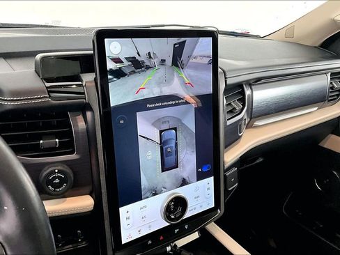 Used 2022 Ford Expedition Platinum image 30