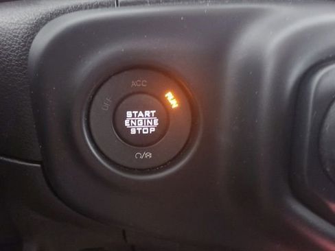 Used 2019 Jeep Wrangler Unlimited Sahara w/ Safety Group AWD/4WD image 29