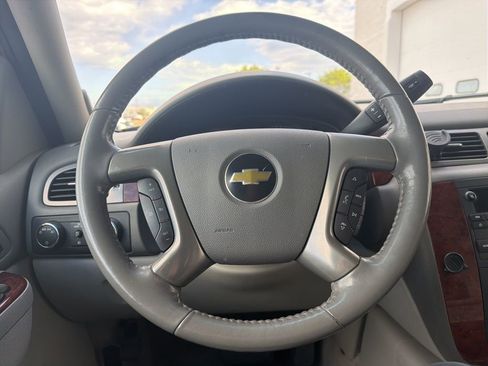 Used 2011 Chevrolet Suburban LT w/ Luxury Package image 11