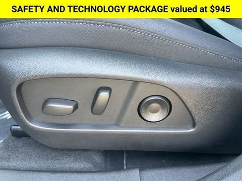 New 2026 Chevrolet Equinox LT w/ Convenience Package II image 3