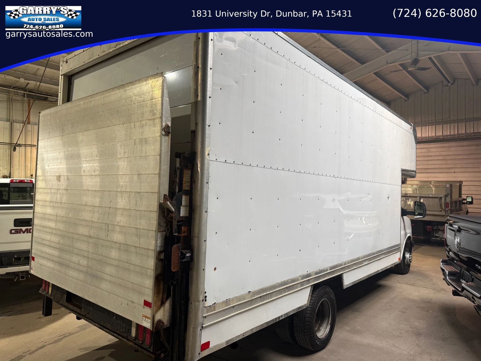 Used 2018 Chevrolet Express 3500 Extended w/ Power Convenience Package RWD image 4