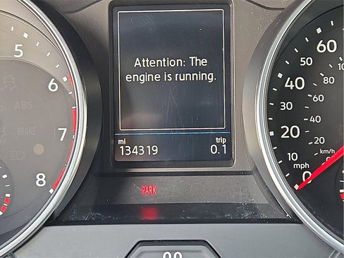 Used 2018 Volkswagen Tiguan SEL image 22