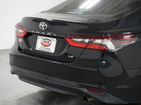 Certified 2022 Toyota Camry LE image 9