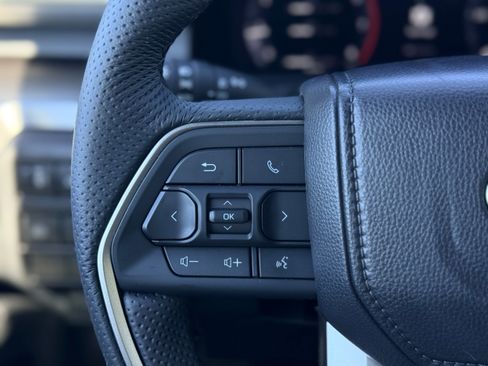 Used 2025 Toyota Tacoma TRD Off-Road image 13