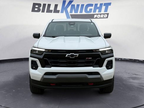 Used 2024 Chevrolet Colorado Z71 w/ Z71 Convenience Package 2 image 8