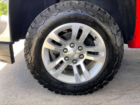 Used 2017 Chevrolet Silverado 1500 LTZ AWD/4WD image 25