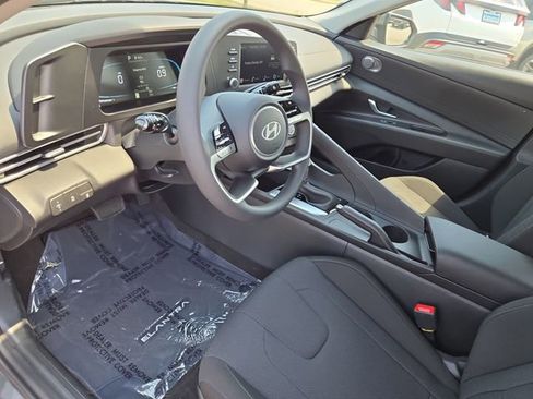 New 2026 Hyundai Elantra SE FWD image 24