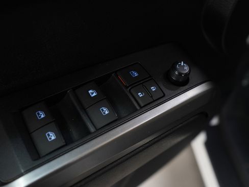 Used 2020 Toyota Tacoma SR5 image 20